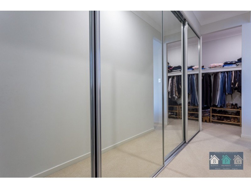 8 Sundown Place, Jacobs Well QLD 4208