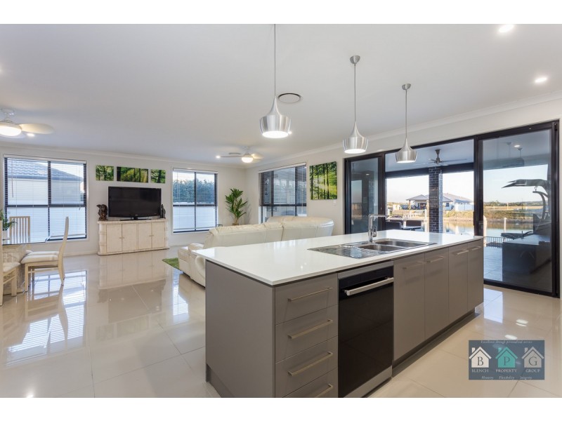 8 Sundown Place, Jacobs Well QLD 4208