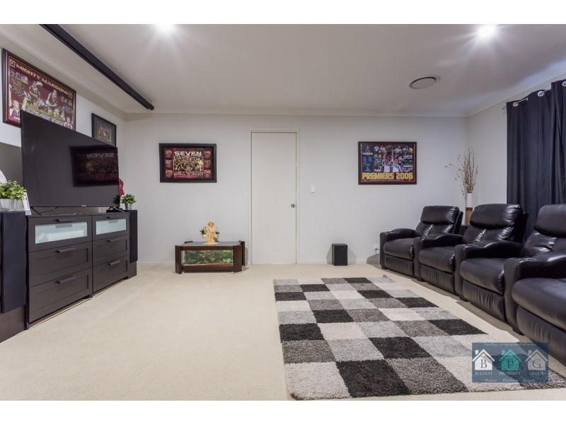 8 Sundown Place, Jacobs Well QLD 4208