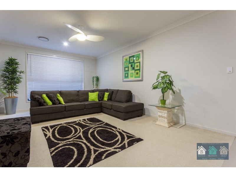 8 Sundown Place, Jacobs Well QLD 4208