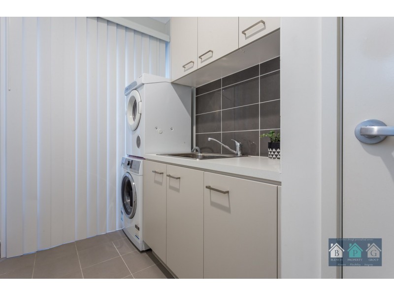 8 Sundown Place, Jacobs Well QLD 4208