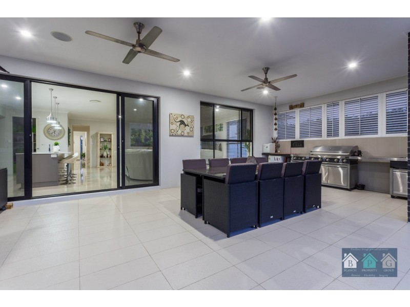 8 Sundown Place, Jacobs Well QLD 4208