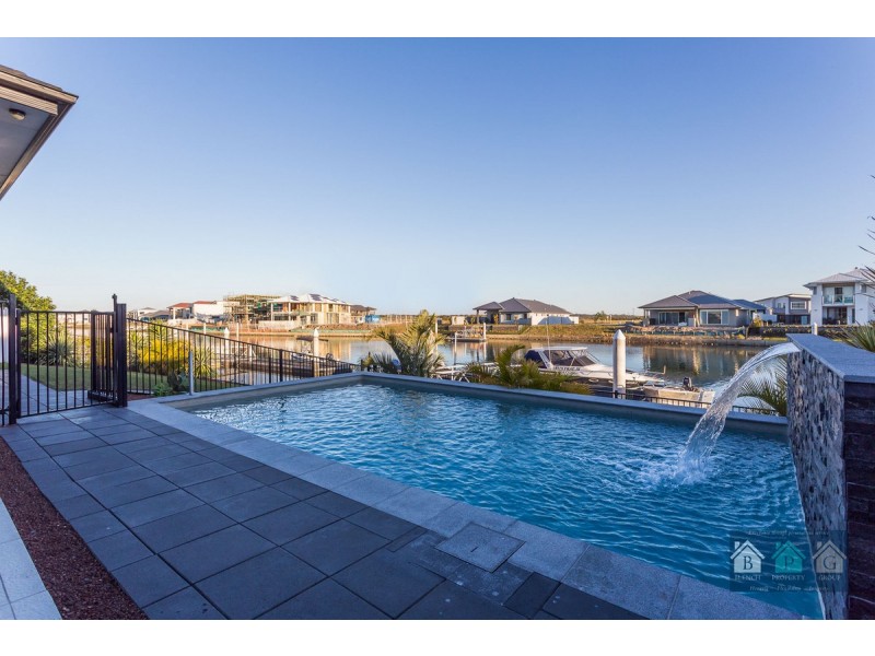 8 Sundown Place, Jacobs Well QLD 4208