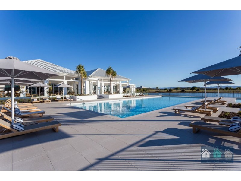 8 Sundown Place, Jacobs Well QLD 4208