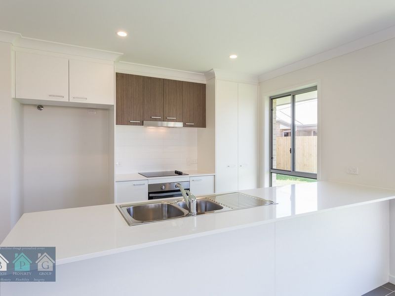 24 Seabright Circuit, Jacobs Well QLD 4208