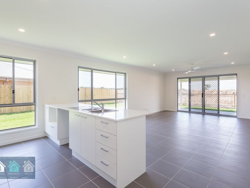 24 Seabright Circuit, Jacobs Well QLD 4208