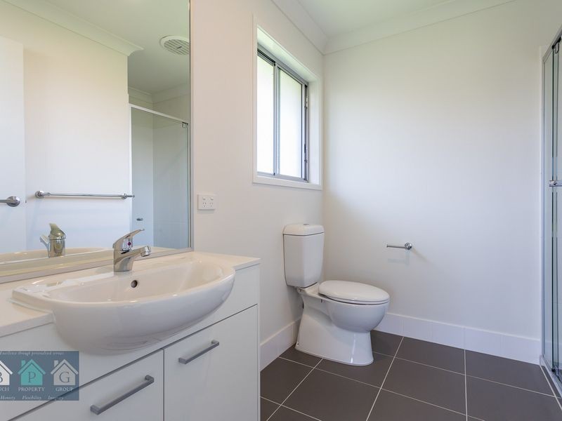 24 Seabright Circuit, Jacobs Well QLD 4208