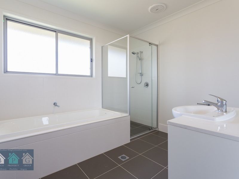 24 Seabright Circuit, Jacobs Well QLD 4208