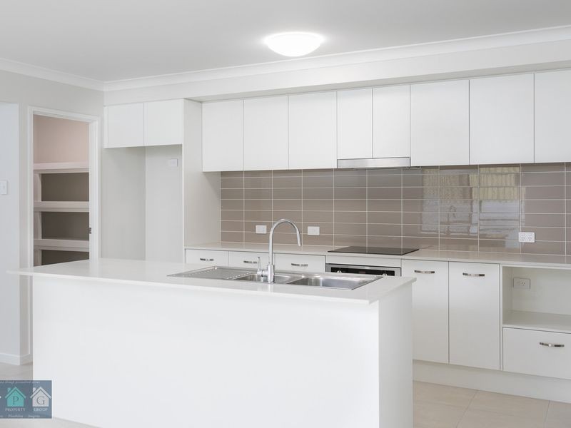 15 Dianella Crescent, Maudsland QLD 4210