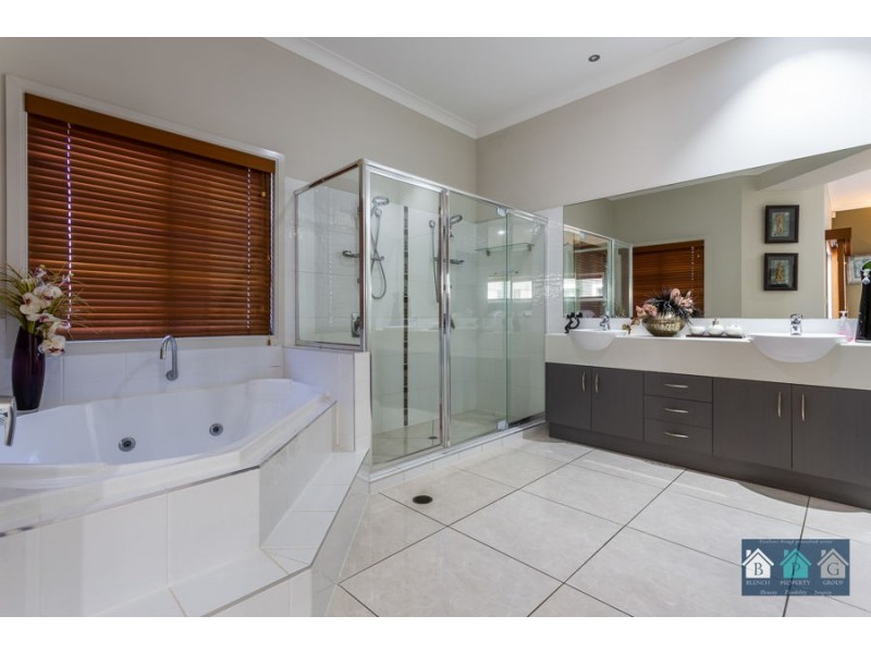 7 Windward Place, Jacobs Well QLD 4208