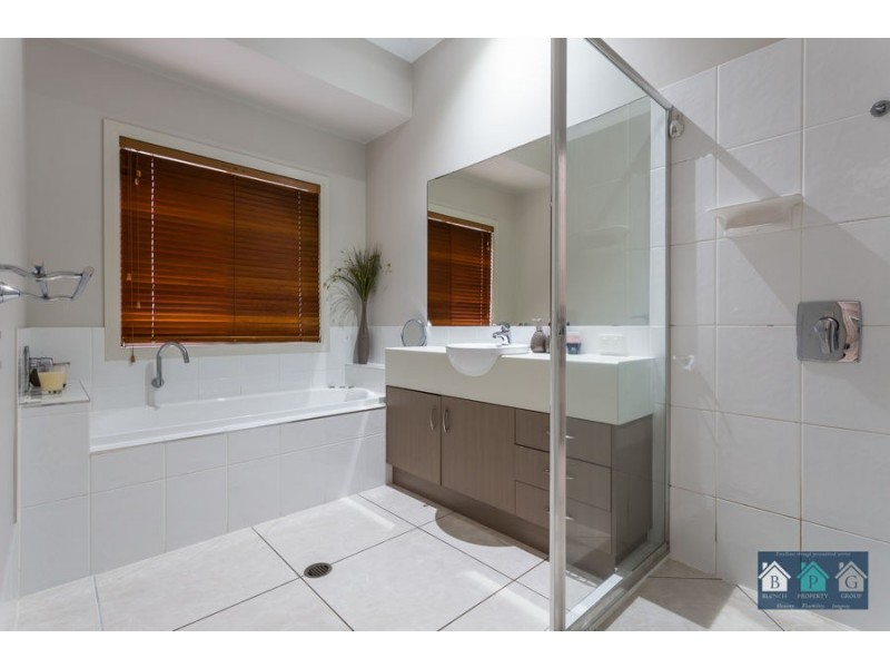 7 Windward Place, Jacobs Well QLD 4208
