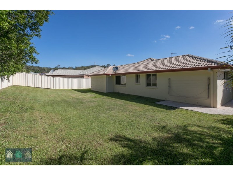 19 Tee Trees Boulevard, Arundel QLD 4214
