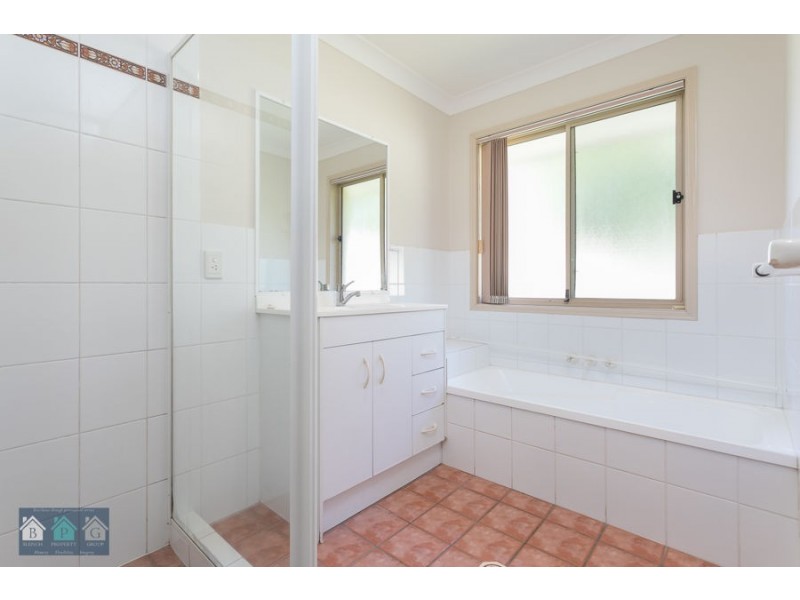 19 Tee Trees Boulevard, Arundel QLD 4214