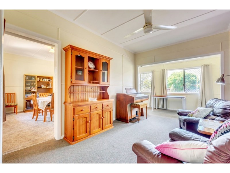 1 Watsonia Dr, Leichhardt QLD 4305