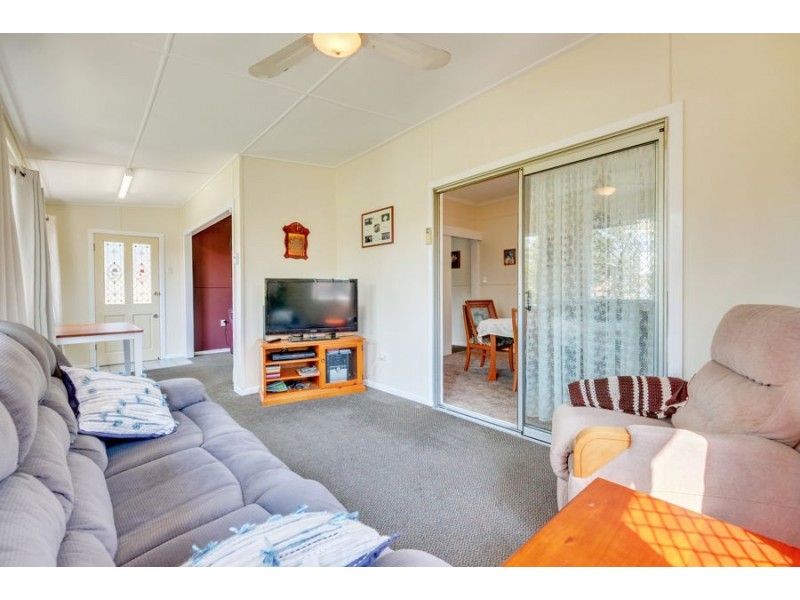 1 Watsonia Dr, Leichhardt QLD 4305