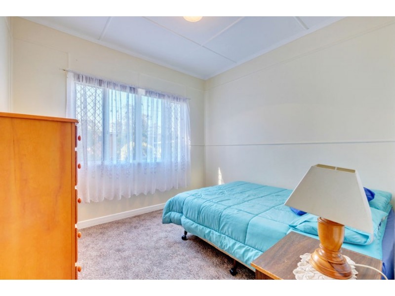 1 Watsonia Dr, Leichhardt QLD 4305