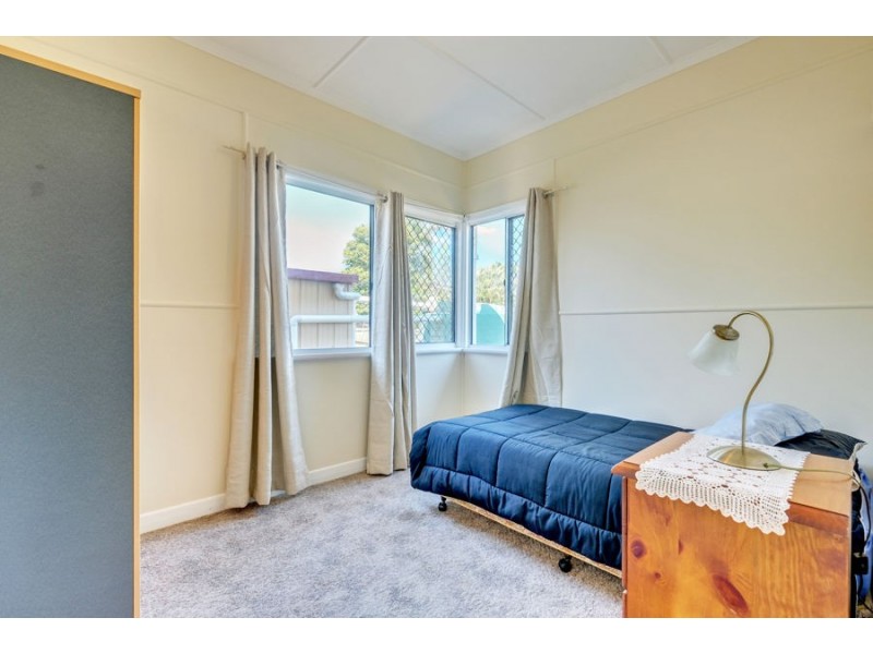 1 Watsonia Dr, Leichhardt QLD 4305