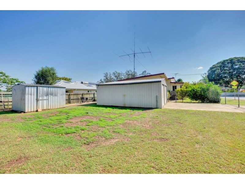 1 Watsonia Dr, Leichhardt QLD 4305