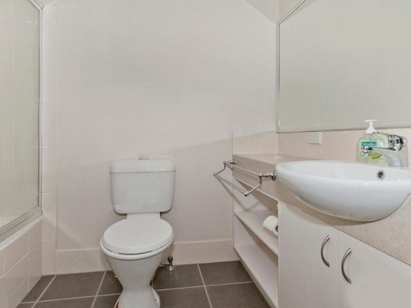 2/154-162 River Hills Road, Eagleby QLD 4207