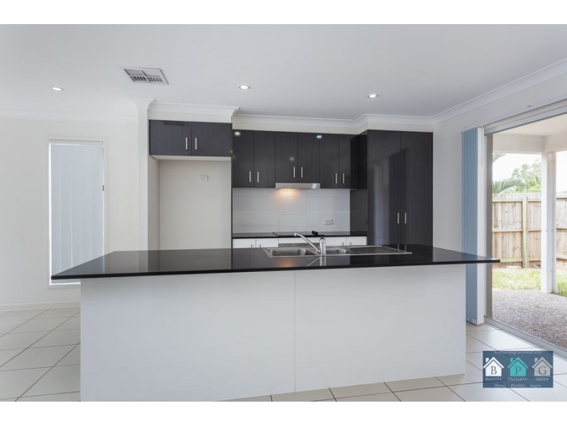 3/2 Lemur Parade, Dakabin QLD 4503