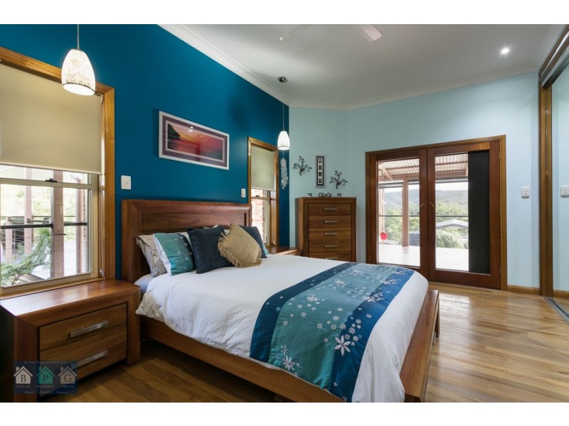 112 Halls Road, Luscombe QLD 4207