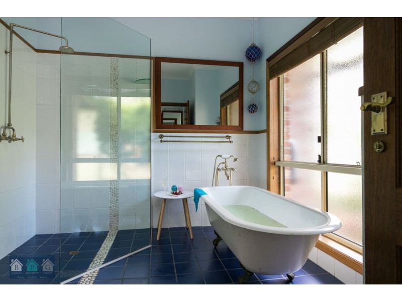 112 Halls Road, Luscombe QLD 4207