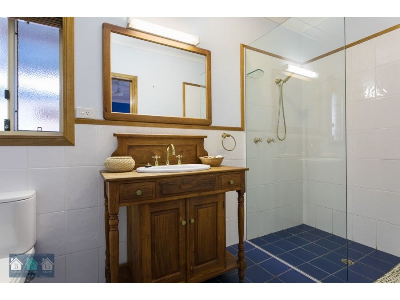 112 Halls Road, Luscombe QLD 4207