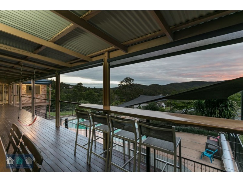 112 Halls Road, Luscombe QLD 4207