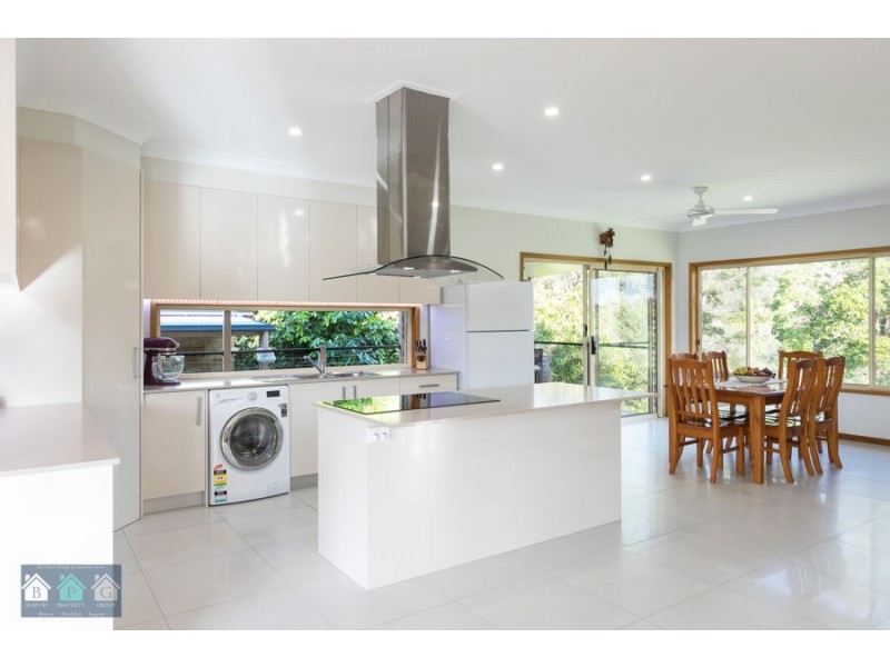 112 Halls Road, Luscombe QLD 4207