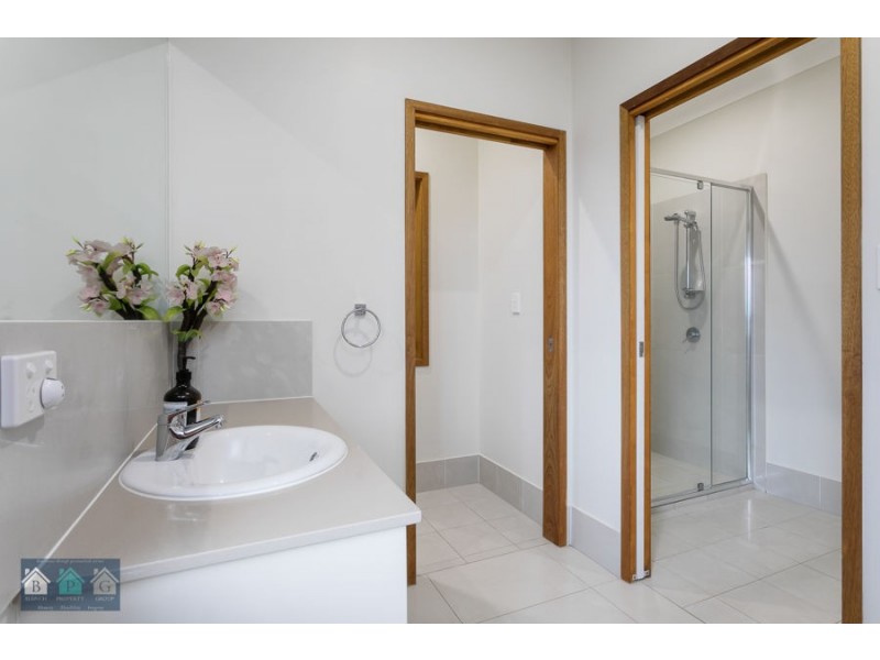 112 Halls Road, Luscombe QLD 4207