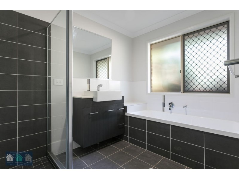 112 Halls Road, Luscombe QLD 4207