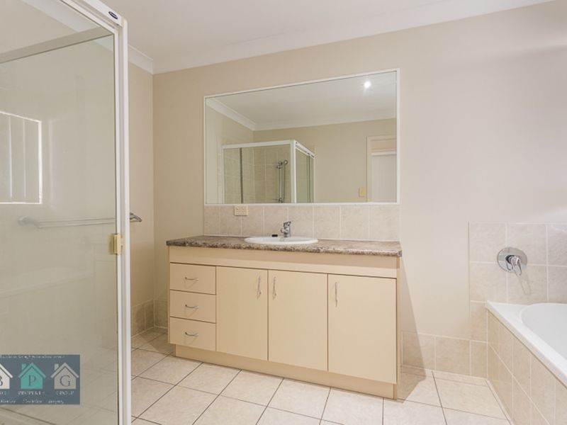 6 Wellers Street, Pacific Pines QLD 4211