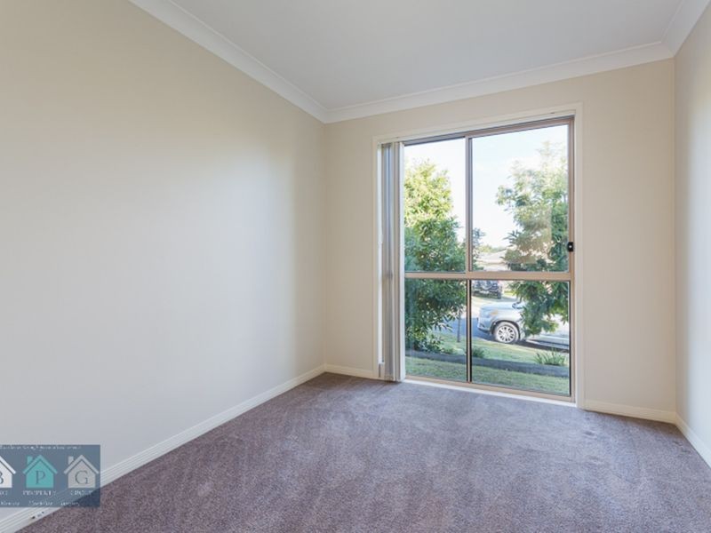 6 Wellers Street, Pacific Pines QLD 4211