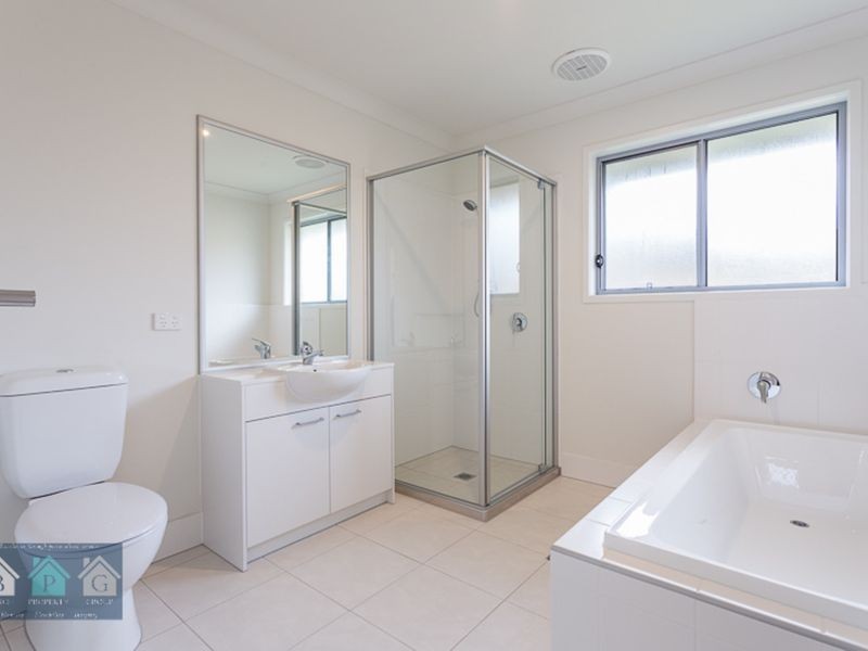 24 Bayside Avenue, Jacobs Well QLD 4208