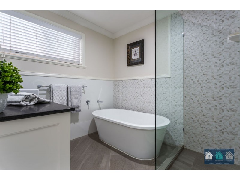 169 Rosemount Dr, Willow Vale QLD 4209