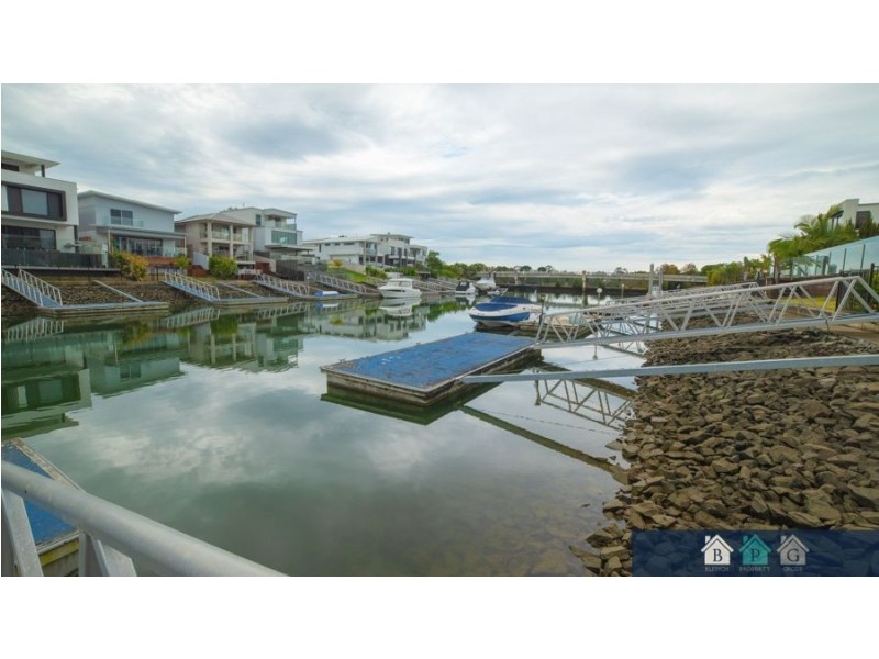 14 Harbourvue Court, Helensvale QLD 4212