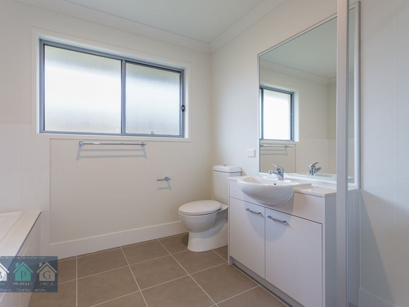 15 Helmore Road, Jacobs Well QLD 4208