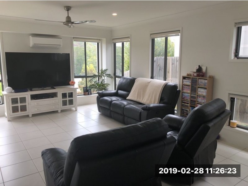 71 MacIntyre Parade, Pacific Pines QLD 4211