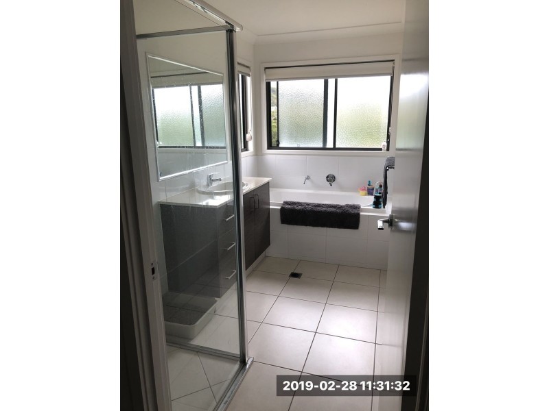 71 MacIntyre Parade, Pacific Pines QLD 4211