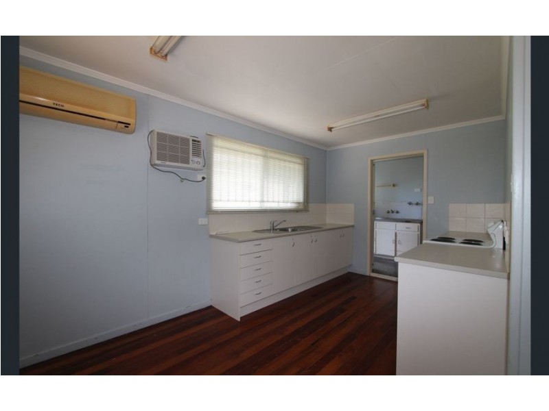 16 Ken May Way, Kingston QLD 4114