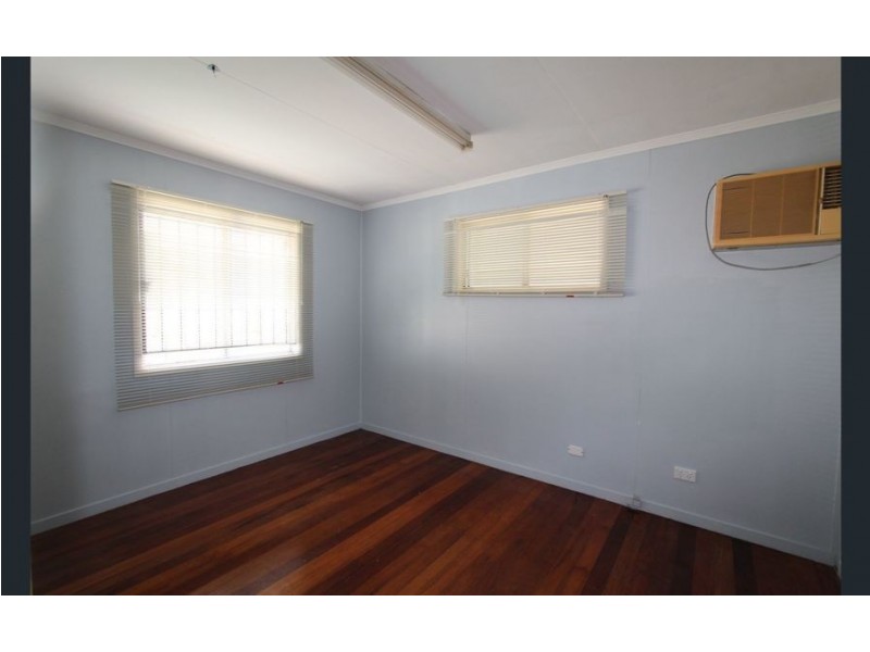 16 Ken May Way, Kingston QLD 4114