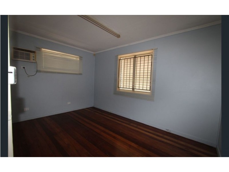 16 Ken May Way, Kingston QLD 4114