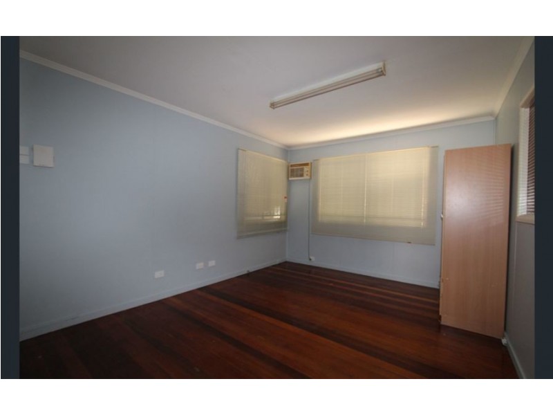 16 Ken May Way, Kingston QLD 4114