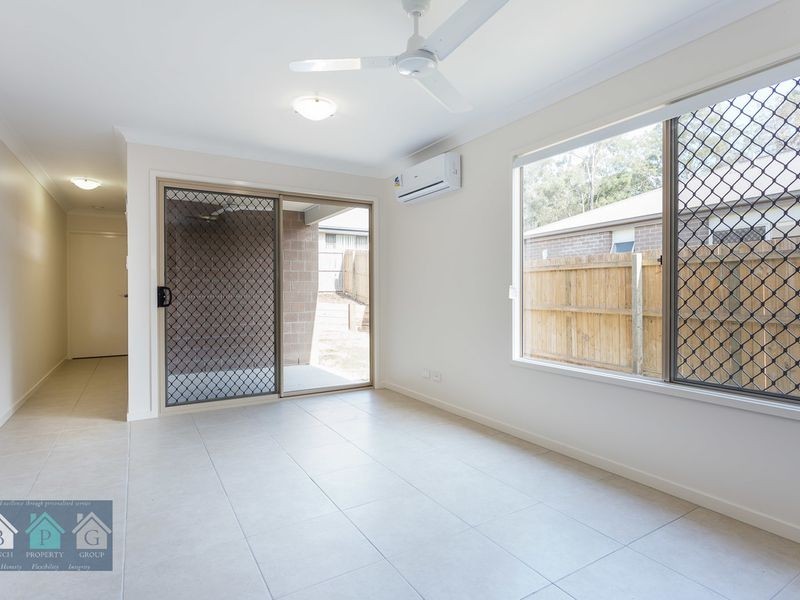 2/14 Sparenburg Street, Bellbird Park QLD 4300