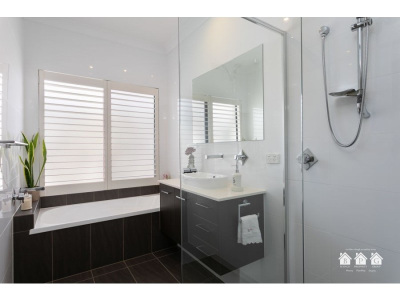 23 Sundown Place, Jacobs Well QLD 4208