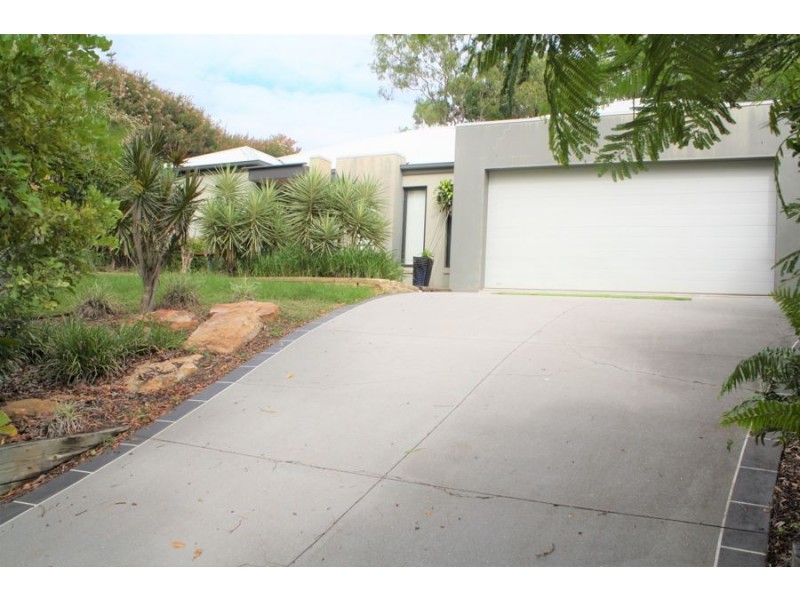 18 Peachester Close, Ormeau QLD 4208