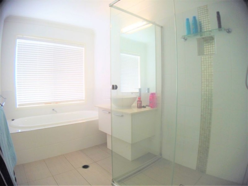 24 Hazelmere Crescent, Ormeau QLD 4208