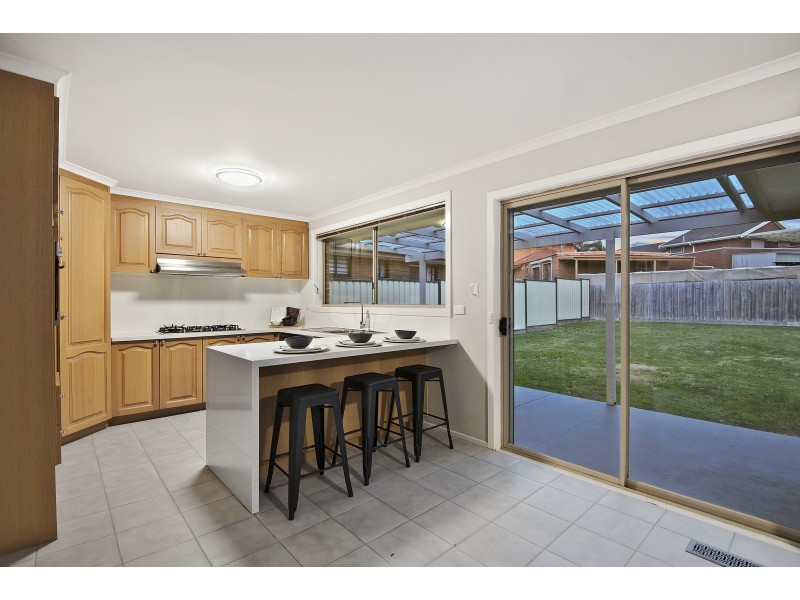 76 Thomas Mitchell Drive, Endeavour Hills VIC 3802