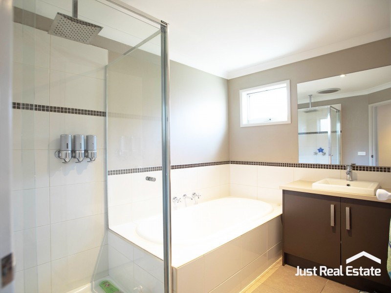 43 Ebony Street, Cranbourne VIC 3977