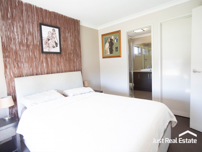 43 Ebony Street, Cranbourne VIC 3977